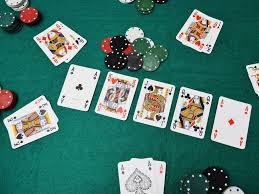 Bluff là gì trong Poker: Chiến thuật Bluff thông minh, hiệu quả