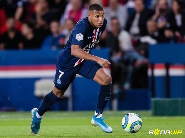 Kylian Mbappe cũng đã lập kỷ lục là một cầu thủ chạy nhanh nhất thế giới