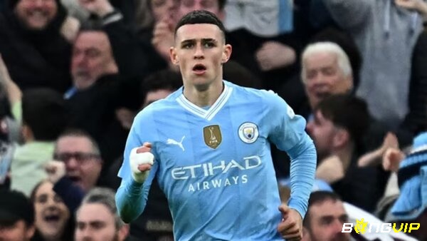 Phil Foden chơi tốt nhiều vị trí khác nhau