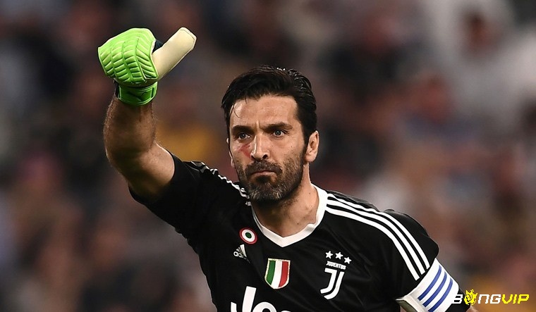 Thủ môn Buffon - cầu thủ xuất sắc nhất Juventus bắt đầu chơi cho CLB Juventus từ 2001