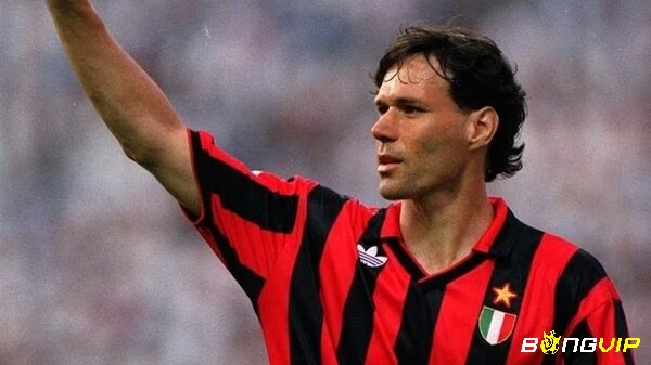 Van Basten có thể ghi bàn bằng cả hai chân