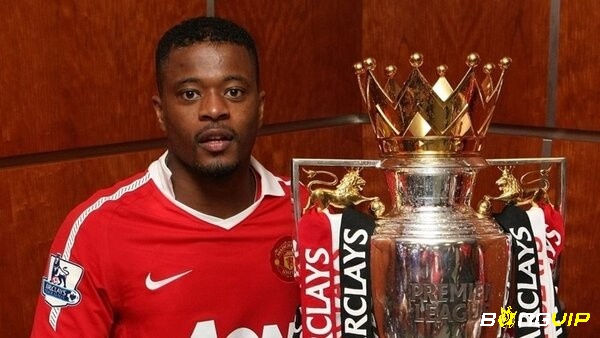 Patrice Evra luôn trong đội hình xuất sắc nhất Manchester United