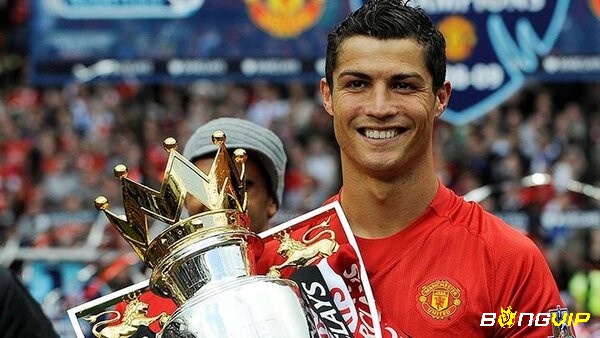 CR7 là bản hợp đồng thành công nhất của MU dưới thời Sir Alex