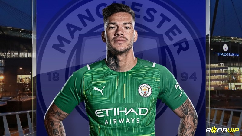 Ederson là thủ môn Manchester City có phong cách chơi bóng bằng chân độc đáo