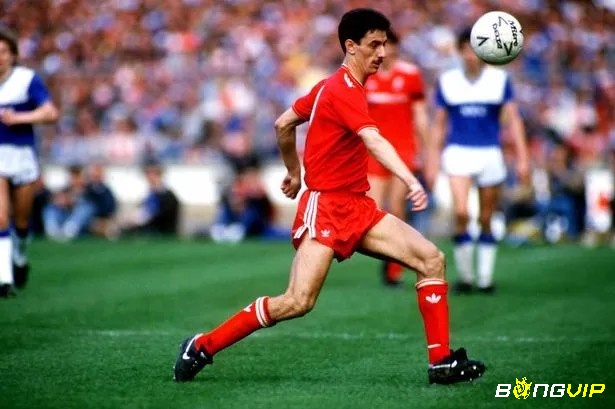 Lịch sử đội hình xuất sắc nhất Liverpool phải kể đến các tiền đạo cắm Ian Rush