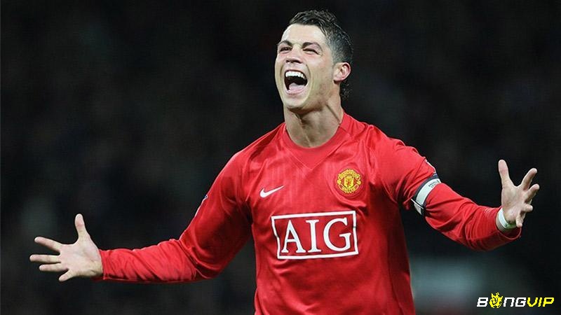 Cristiano Ronaldo là tiền đạo xuất sắc của CLB Manchester United