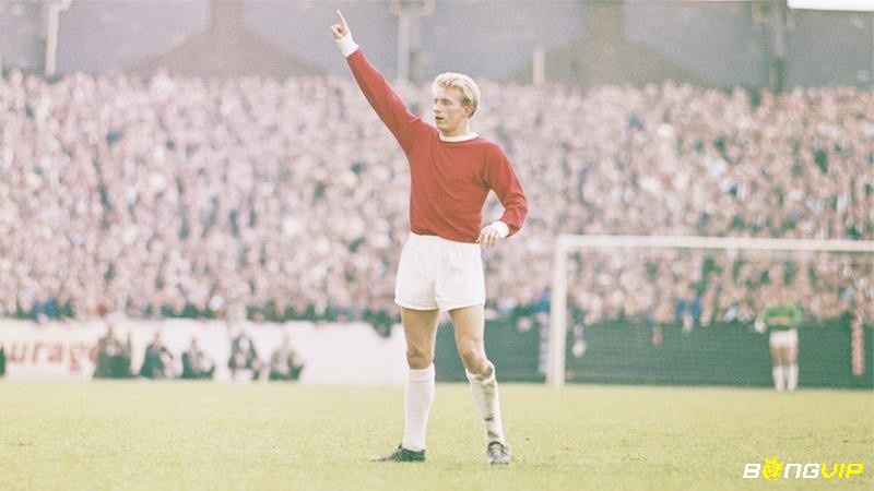 Denis Law đã giúp MU phát triển vượt bậc