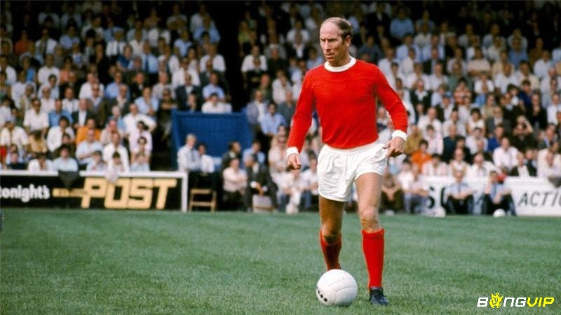 Bobby Charlton giữ kỷ lục ghi bàn nhiều nhất MU