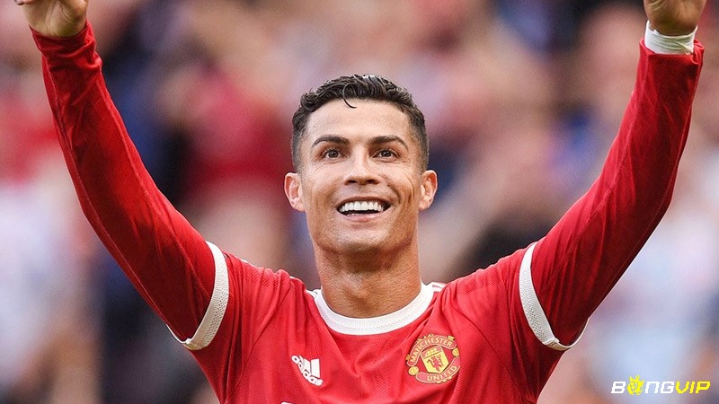 Cristiano Ronaldo đã ghi nhiều kỷ lục ấn tượng trong làng bóng đá