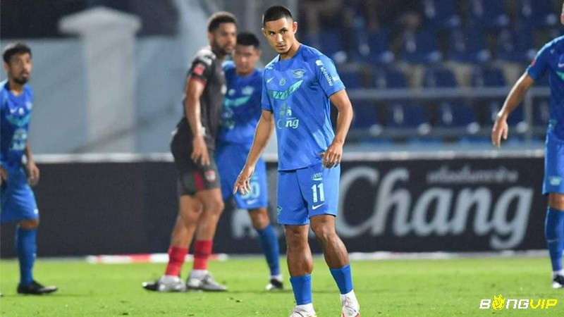 Faiq Jefri Bolkiah bén duyên với sự nghiệp bóng khi còn rất trẻ và thuộc top cầu thủ giàu nhất thế giới