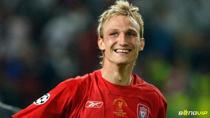 Sami Hyypia có lối chơi bóng vô cùng chắc chắn