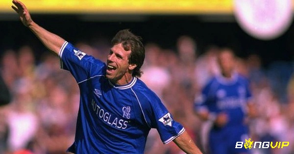  Gianfranco Zola là tiền đạo thân hình nhỏ nhắn nhưng đầy tài năng