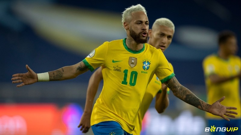 Neymar tiếp tục là một trong những tiền vệ tấn công hang đầu và tiền vệ hay nhất Copa America