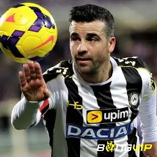 Chân sút vĩ đại Antonio Di Natale ghi 209 bàn thắng