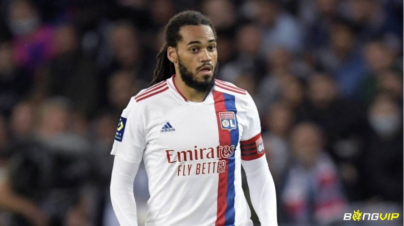 Jason Denayer luôn là một trung vệ hay nhất Ligue 1 đáng tin cậy