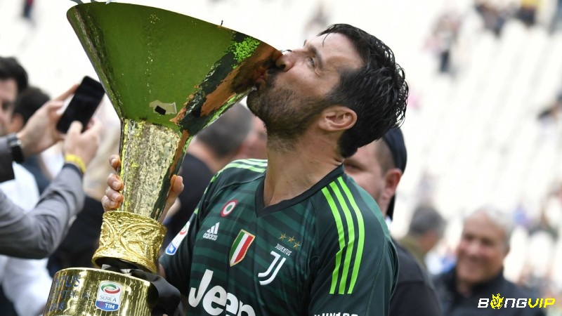 Với 10 danh hiệu vô địch Serie A Gianluigi Buffon đã xây dựng một sự nghiệp rực rỡ