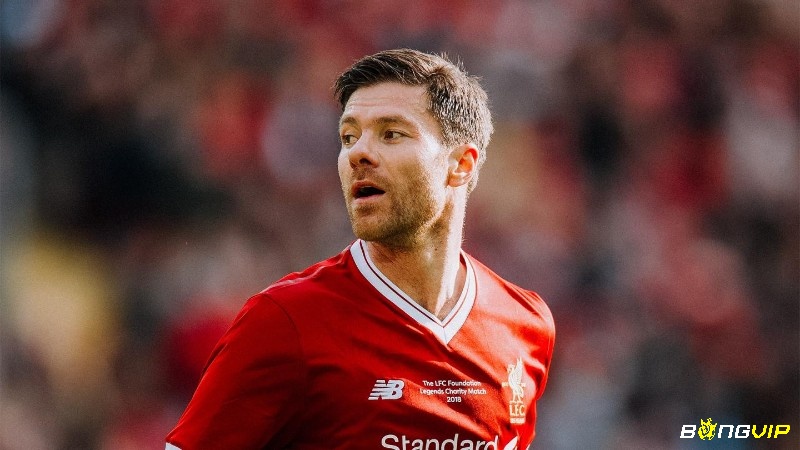  Xabi Alonso là tiền vệ hay nhất Liverpool