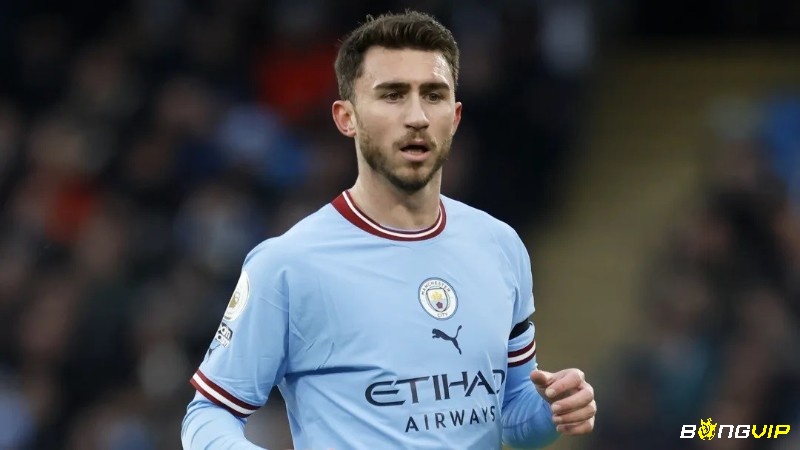 Aymeric Laporte là trung vệ trụ cột của Manchester City tại Ngoại hạng Anh