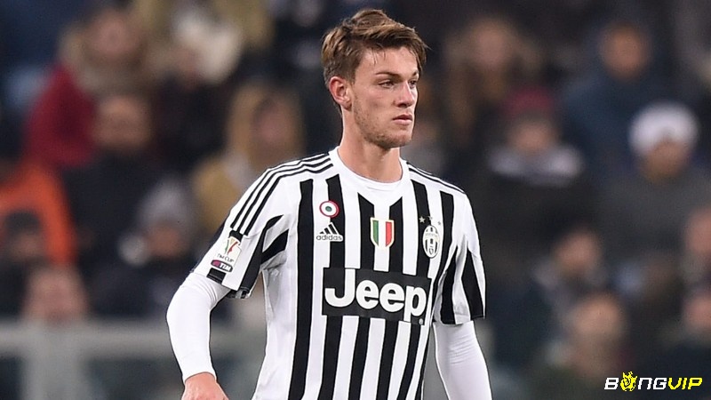 Daniele Rugani là một trung vệ có lối chơi kỹ thuật tốt nhất Serie A