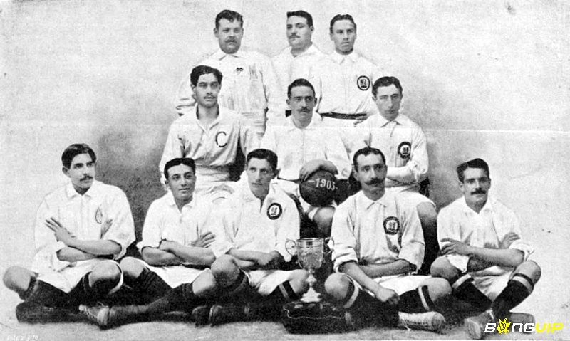 Vua Alfonso XIII đổi CLB với cái tên thành Real Madrid vào 1920