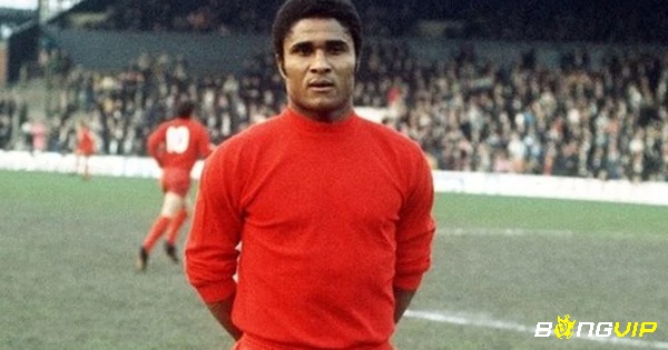 Eusebio là cầu thủ xuất sắc của Bồ Đào Nha