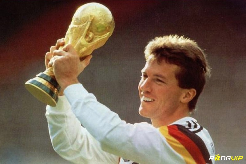 Tiểu sử Lothar Matthaus ghi nhận anh từng cùng đội của mình vô địch WC