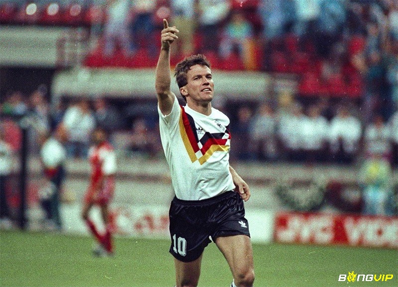 Tiểu sử Lothar Matthaus ghi nhận ông vô cùng xuất sắc trên sân cỏ