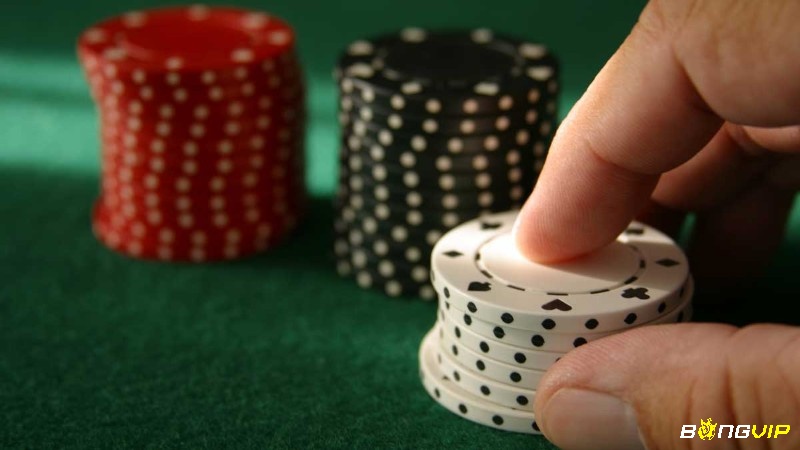 Điều chỉnh C Bet trong Poker để đánh lạc hướng đối thủ của mình nhé