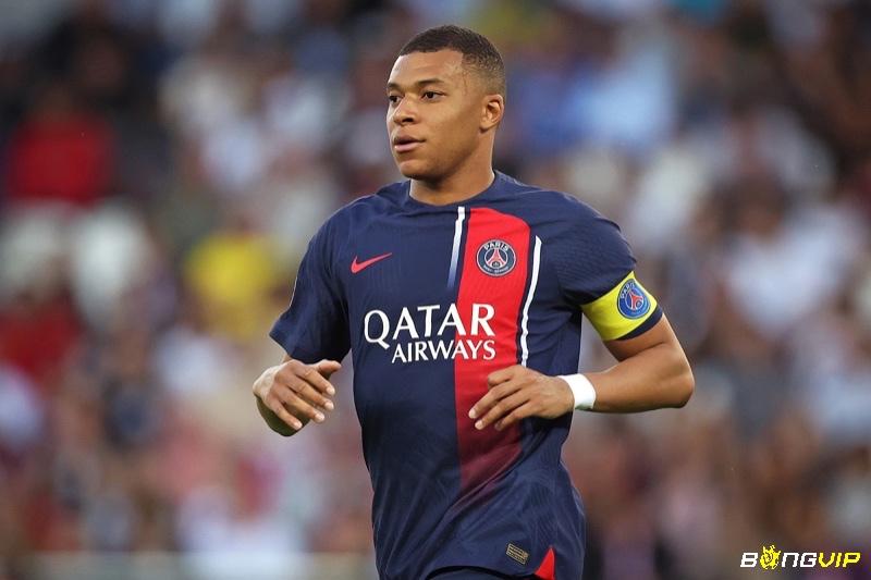 Kylian Mbappé có tốc độ cực nhanh và kỹ thuật đá bóng đầy chuyên nghiệp