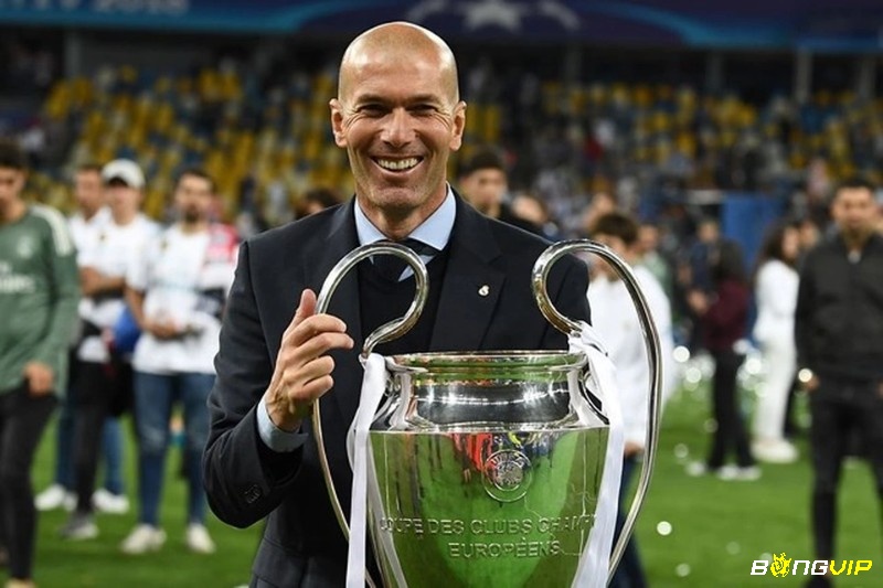 Zidane, với chức vô địch World Cup và Champions League là biểu tượng của bóng đá Pháp.